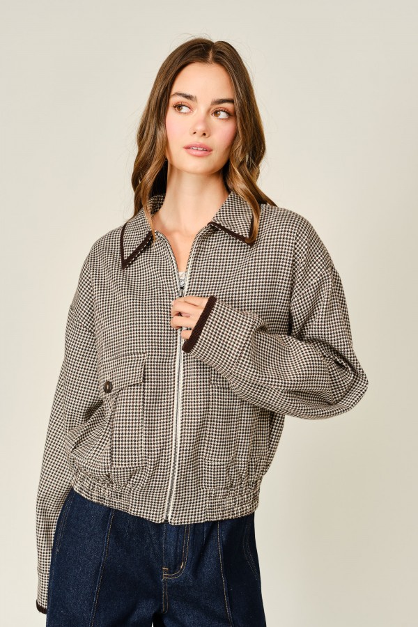 AJJ6205 / Aaron & Amber<br/>CHECKED BOMBER JACKET WITH CONTRAST DETAIL