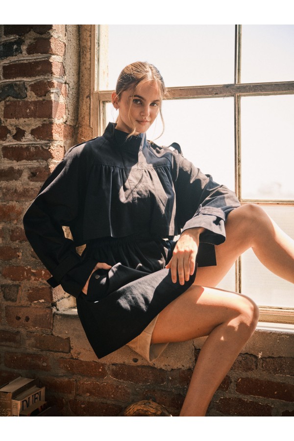 AJJ6225 / Aaron & Amber<br/>URBAN SHIRRED TUNNEL NECK TRENCH COAT