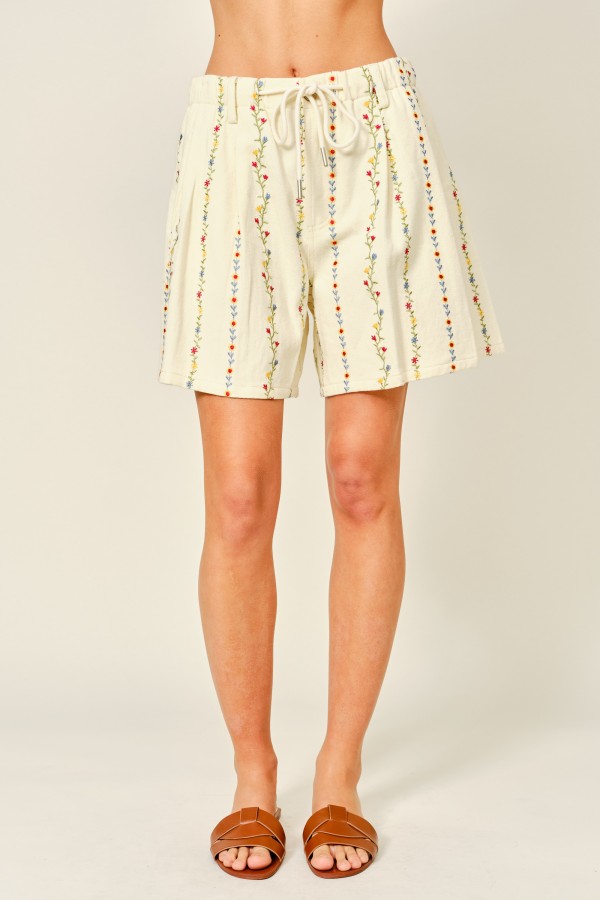 AJP6033 / Aaron & Amber<br/>FLOWER EMBROIDERED FLARE SHORTS WITH DRAWSTRING WAIST