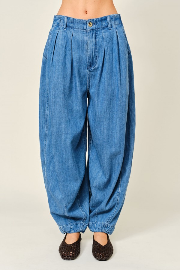 AJP6120 / Aaron & Amber<br/>BALLOON DENIM PANTS