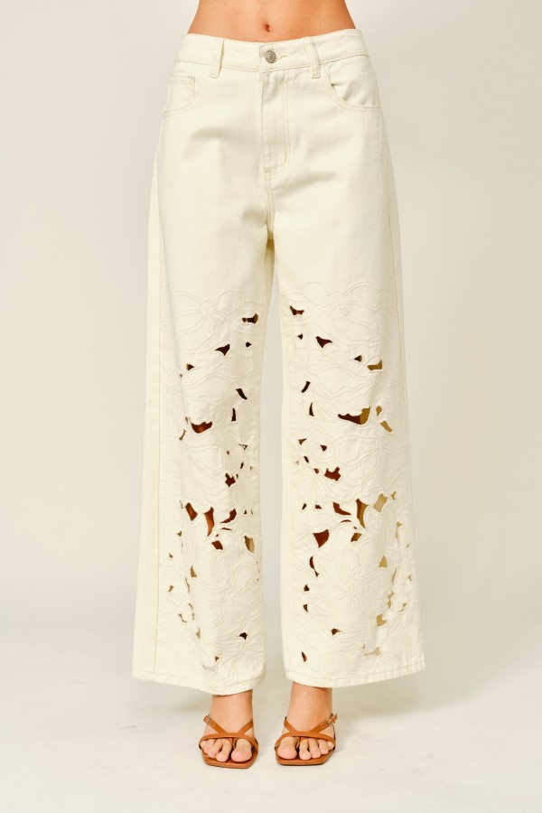AJP6122 / Aaron & Amber<br/>CUT OUT EMBROIDERED STRAIGHT PANTS