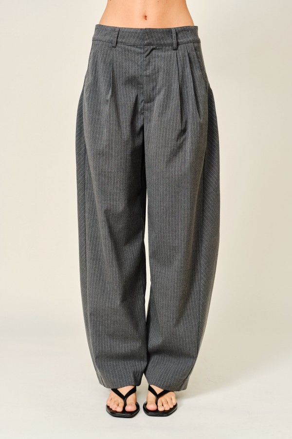 AJP6130 / Aaron & Amber<br/>STRIPE CLASSIC BARREL PANTS