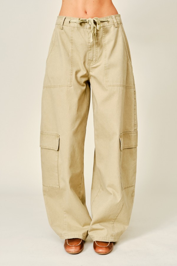 AJP6166 / Aaron & Amber<br/>UTILITY BARREL PANTS