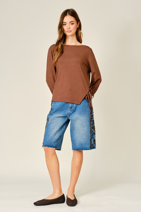 AJP6858 / Aaron & Amber<br/>SIDE EMBROIDERED DENIM BERMUDA PANTS