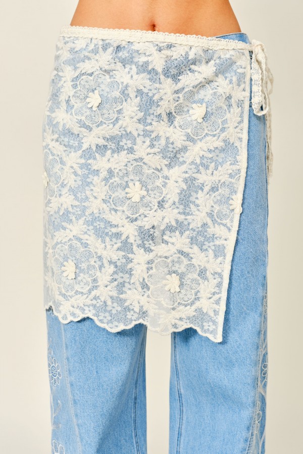 AJS6151 / Aaron & Amber<br/>LACE WRAP MINI SKIRT