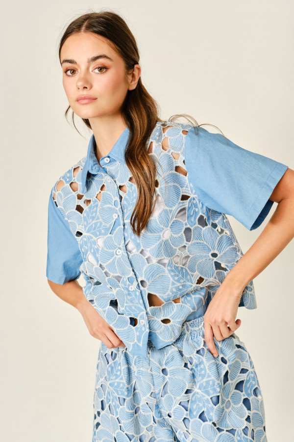 AJT6104 / Aaron & Amber<br/>FLOWER EYELET BUTTON DOWN SHIRTS