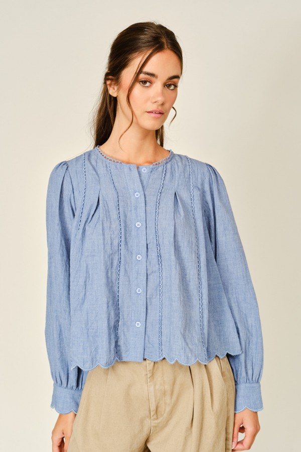 AJT6267 / Aaron & Amber<br/>SCALLOP LACE DETAIL A LINE BLOUSE