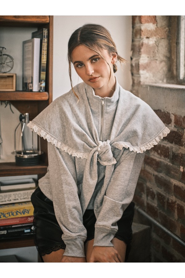 AJT6529 / Aaron & Amber<br/>ADORABLE LACE TRIM SCARF SWEATSHIRT TOP
