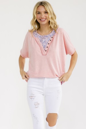 T6258 / 7th Ray<br/>FLORAL LAYERED HENLEY TOP