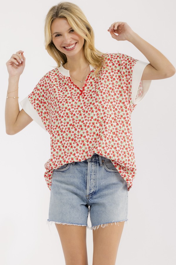 T6310 / 7th Ray<br/>FLORAL SPLIT NECK TOP