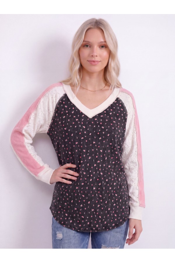 T6426 / 7th Ray<br/>FLORAL RIB KNIT LACE CONTRAST V NECK TOP