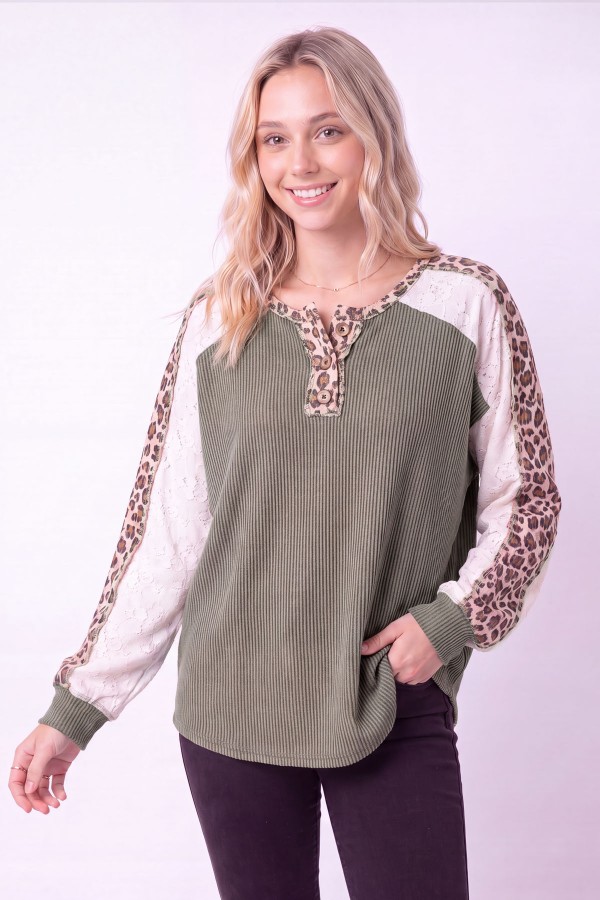 T6450XL / 7th Ray<br/>PLUS LEOPARD LACE CONTRAST RIB KNIT HENLEY TOP