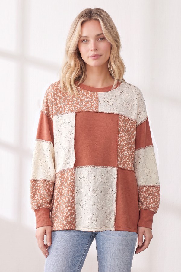 T6510 / 7th Ray<br/>CONTRAST PATCHWORK FLORAL SWEATER TOP