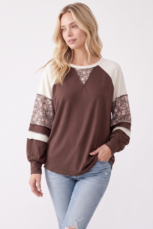 T6522 / 7th Ray<br/>FLORAL CONTRAST SLEEVE RAGLAN TOP