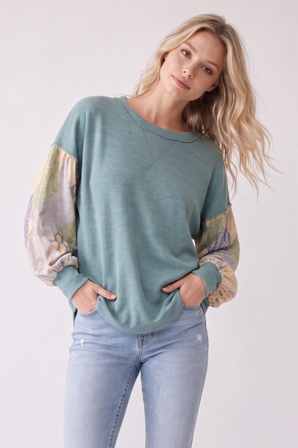 T6800 / 7th Ray<br/>VINTAGE-INSPIRED PATCHWORK SLEEVE OVERSIZED KNIT TOP