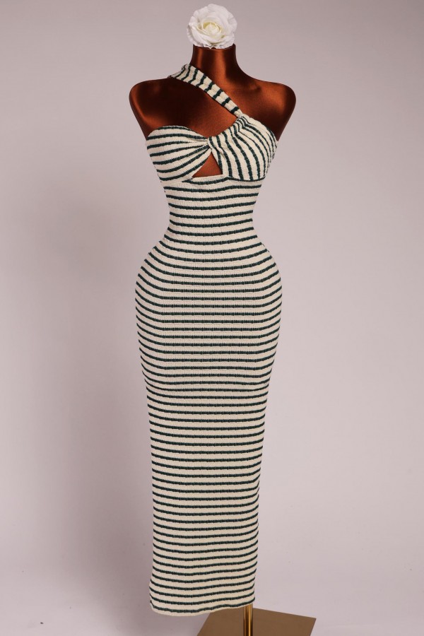 SD3970 / K-T-O-O<br/>One shoulder strap side open maxi dress