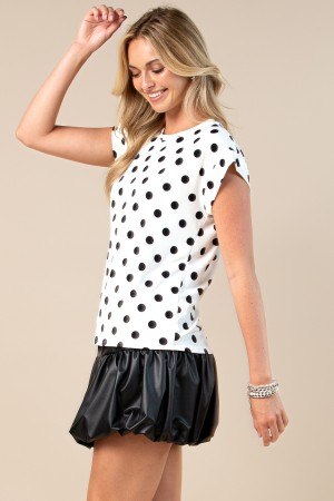 T1536-BKDOT / Nylon Apparel<br/>Dalia Black Polka Dot Print Casual Tee