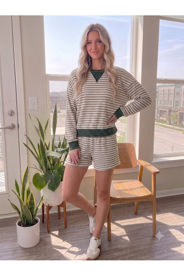 LMP5944 / Lovely Melody<br/>Casual Striped Knit Shorts