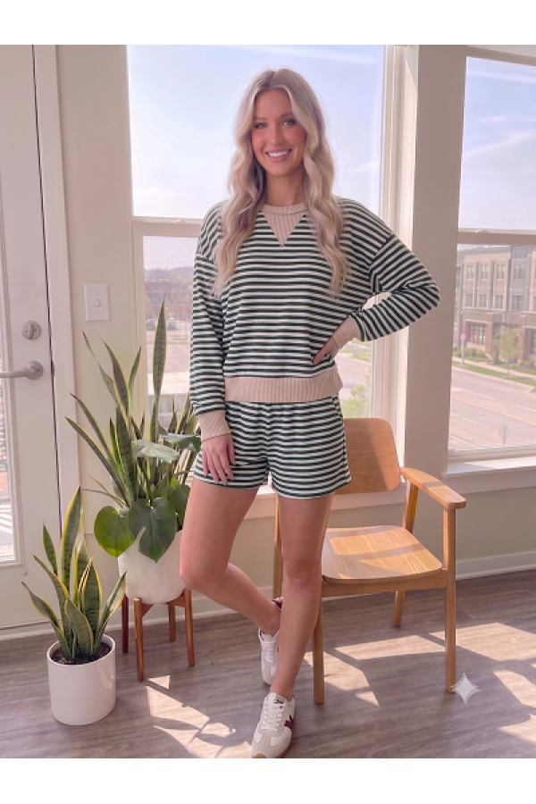 LMT5110 / Lovely Melody<br/>Casual Striped Long-Sleeve Knit Top