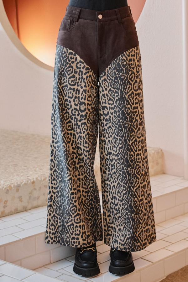JJB8305P / Jade By Jane<br/>PLUS SIZE LEOPARD PANEL WIDE LEG PANTS