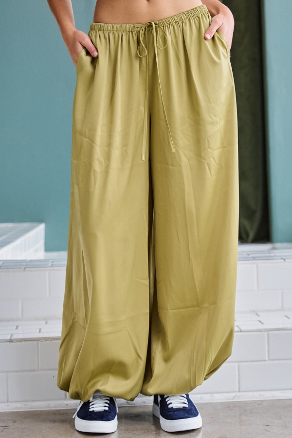 JJB8370P / Jade By Jane<br/>SATIN DRAPE BALLOON PANTS