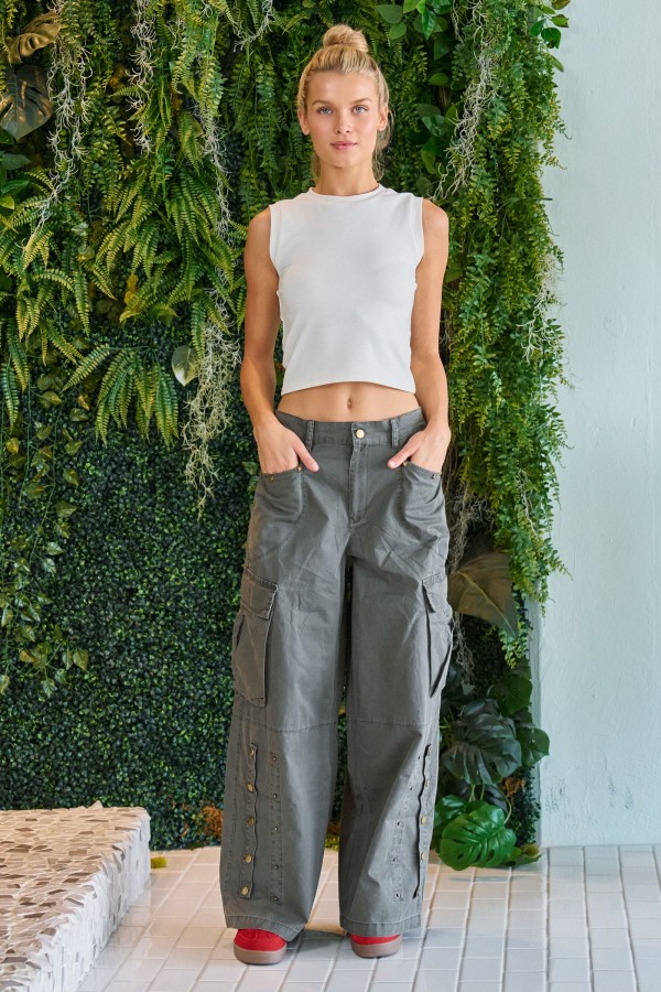 JJB8382 / Jade By Jane<br/>STUDDED SIDE BUTTON CARGO WIDE PANTS