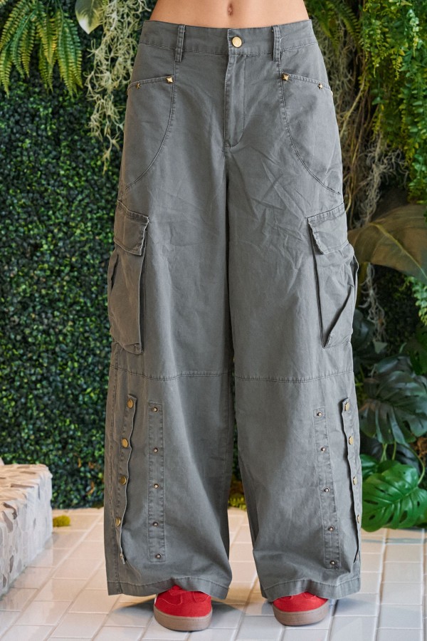 JJB8382P / Jade By Jane<br/>PLUS SIZE STUDDED SIDE BUTTON CARGO WIDE PANTS