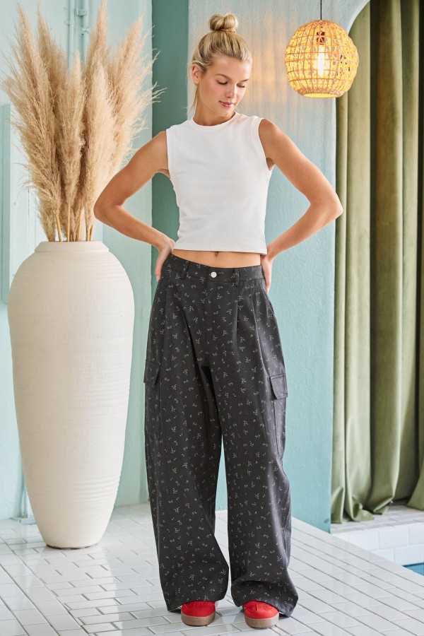 JJB8383 / Jade By Jane<br/>FLORAL PRINT PLEATED CARGO WIDE PANTS