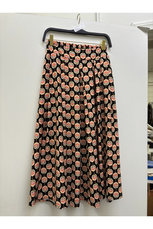 KRS8158-3 / Jade By Jane<br/>BLACK FLORAL PRINT MIDI SKIRT
