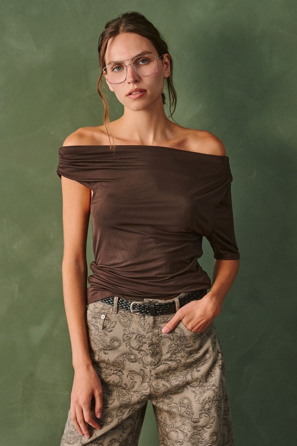 KRT8125 / Jade By Jane<br/>ASYMMETRIC SHIRRING OFF-SHOULDER TOP