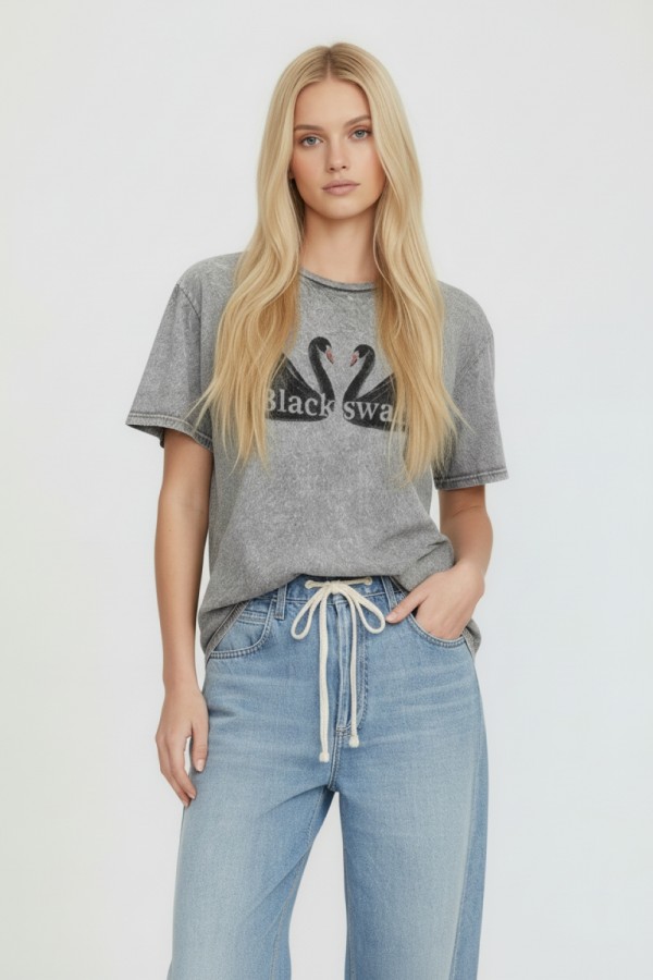 PRT1091D / Jade By Jane<br/>BLACK SWAN GRAPHIC TEE