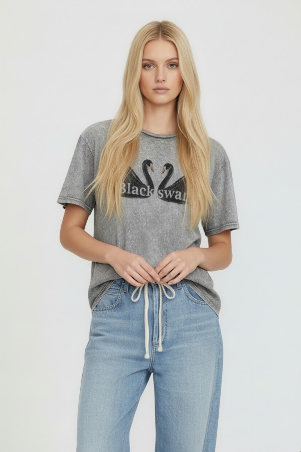 PRT1091DP / Jade By Jane<br/>PLUS SIZE BLACK SWAN GRAPHIC TEE