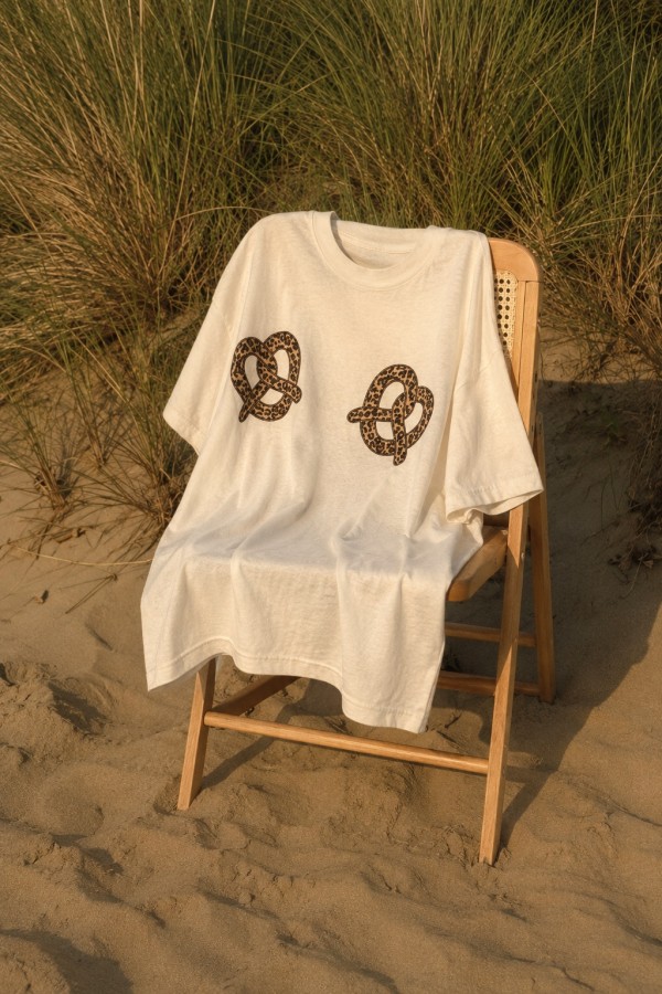 PRT1131 / Jade By Jane<br/>LEOPARD PRETZEL GRAPHIC TEE