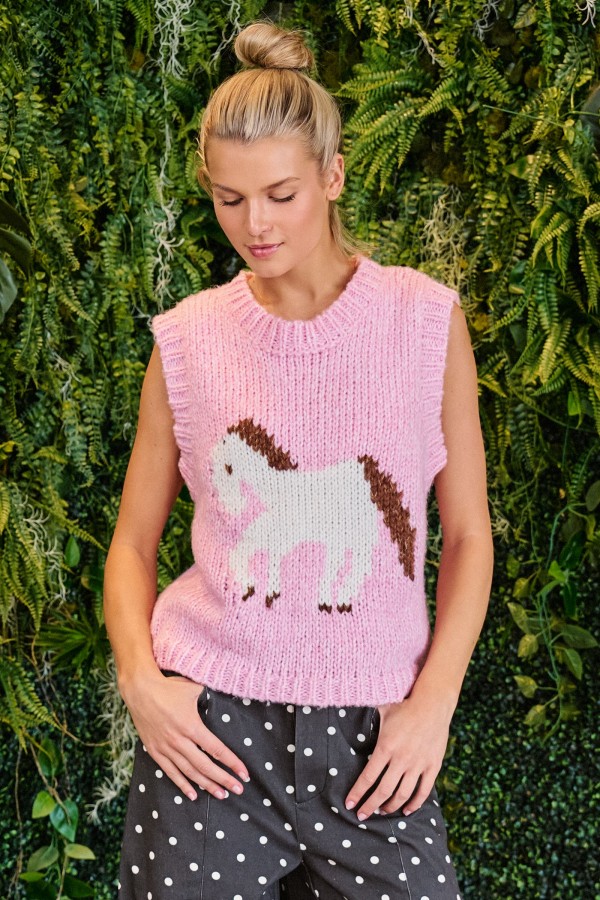 SWT1395P / Jade By Jane<br/>PLUS SIZE HORSE GRAPHIC SWEATER VEST