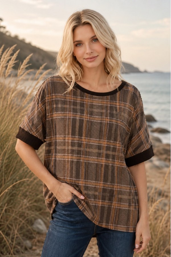CT91201E / Celeste Design<br/>Textured rib knit fabric relaxes fit with round neckline with contrast